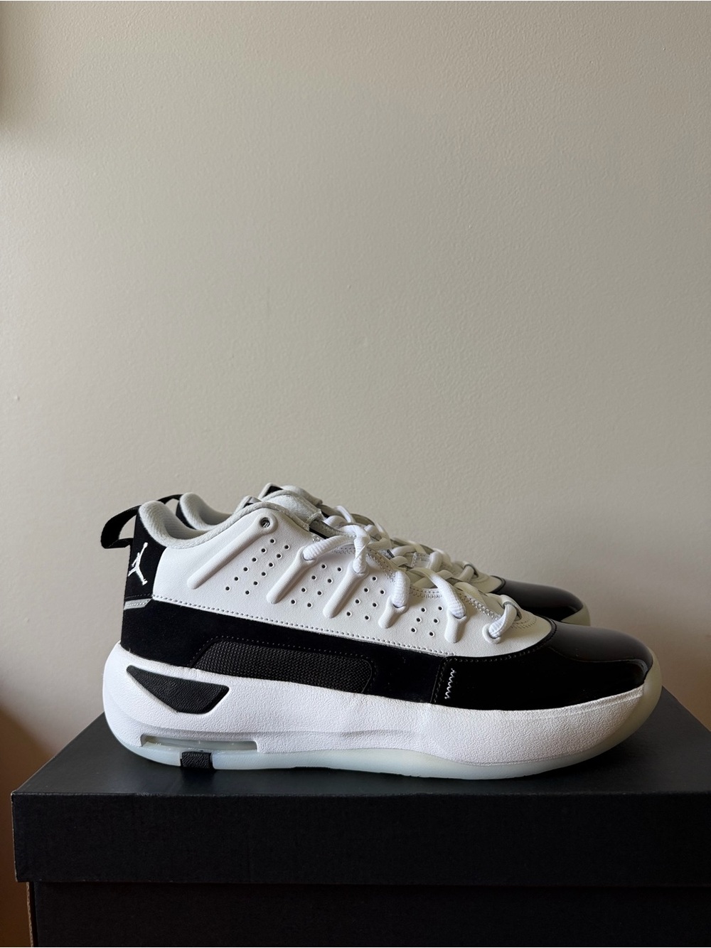 Air Jordan Max Aura 7 White Black HQ2091-100 Men’s Size 8.5